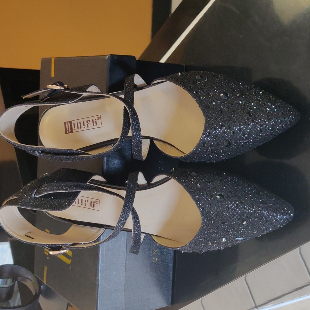 Ladies Shimmering Black Kitten Heel Any Occasion Shoe Size 7